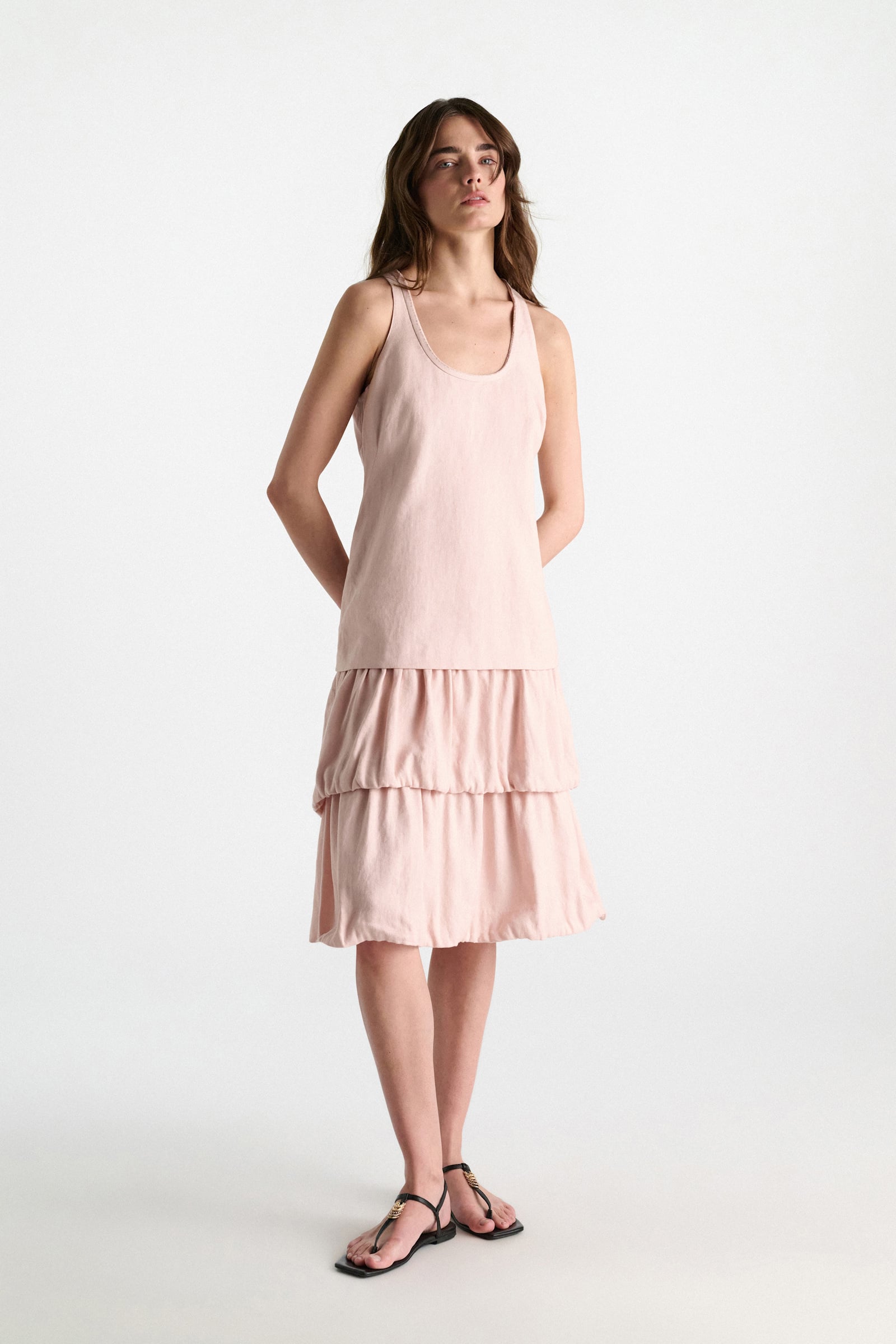 Dorothee Schumacher Midi-Kleid mit Memory Wire-Details aus Leinen und Baumwolle powder