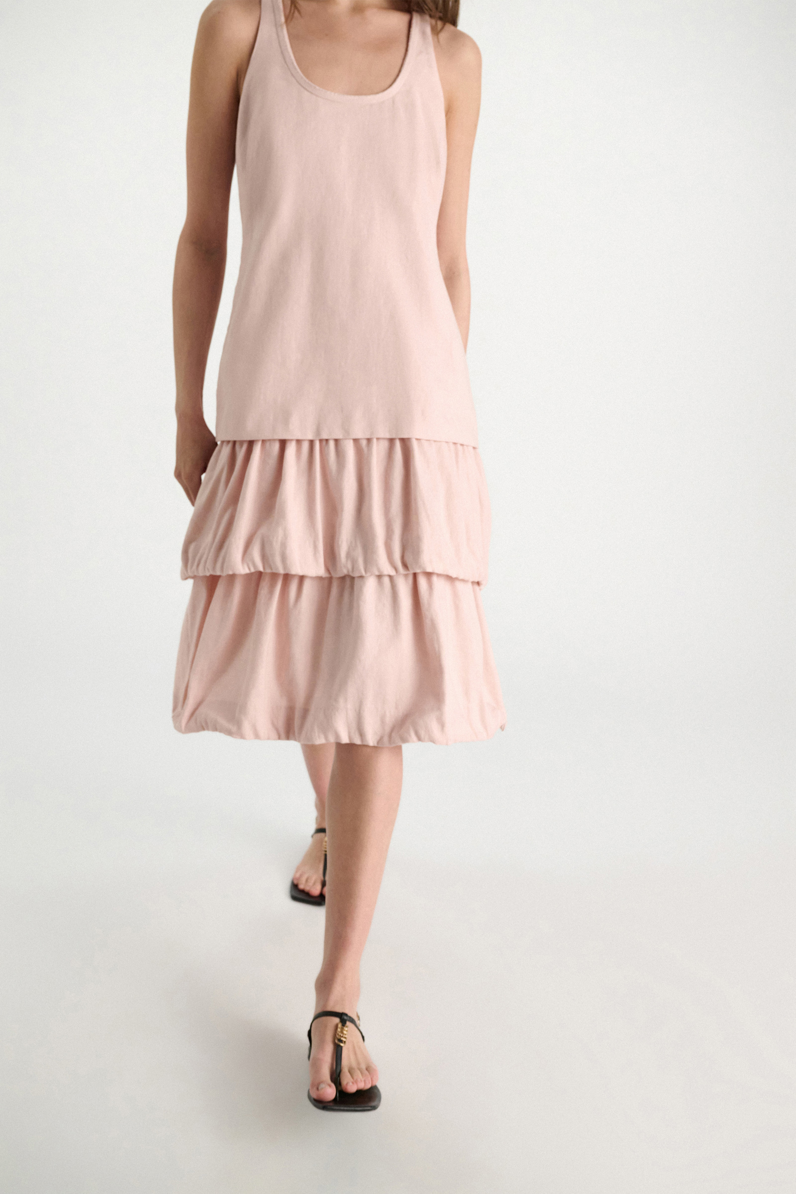Dorothee Schumacher Midi-Kleid mit Memory Wire-Details aus Leinen und Baumwolle powder