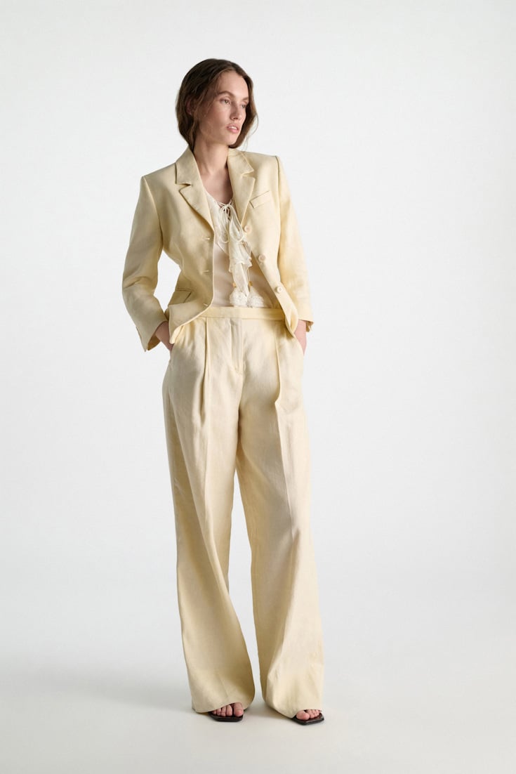 Dorothee Schumacher Linen-cotton shrunken blazer champagner