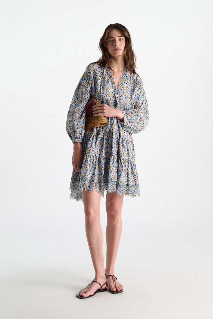 Dorothee Schumacher Kurzes voluminöses Kleid mit Spizendetails im Signature Print aus Baumwolle mini boho flower blue