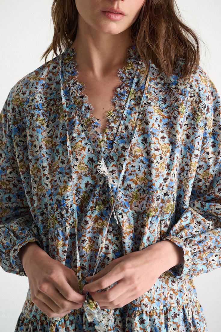 Dorothee Schumacher Kurzes voluminöses Kleid mit Spizendetails im Signature Print aus Baumwolle mini boho flower blue