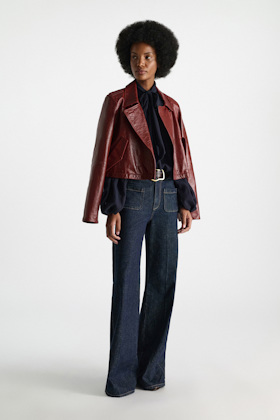 Dorothee Schumacher Flared jeans with pockets dark denim Model Front View