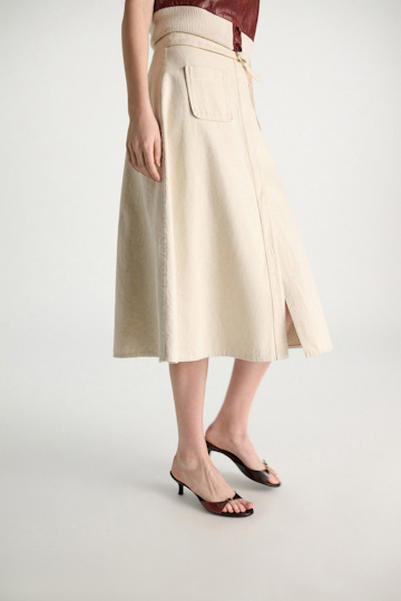 Dorothee Schumacher Flaired Rock mit Gürtel aus Baumwolle und Leinen champagner