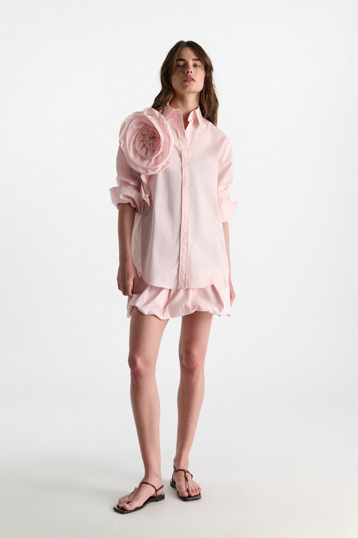 Dorothee Schumacher Striped shirt with XL flower brooch rose white