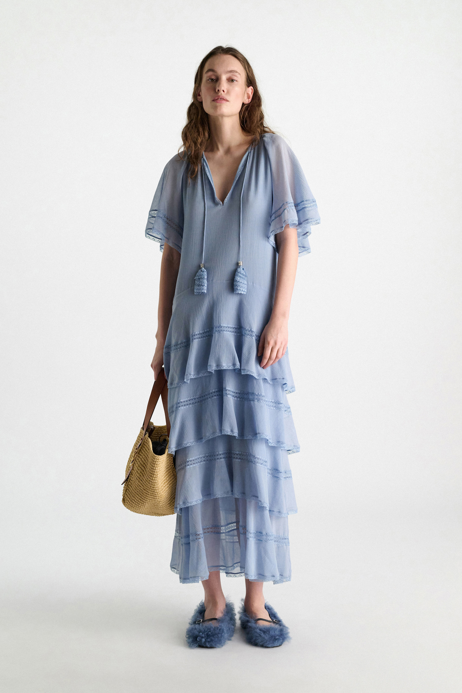 Dorothee Schumacher Lagenkleid aus crinkled Baumwoll-Seiden-Georgette mineral blue
