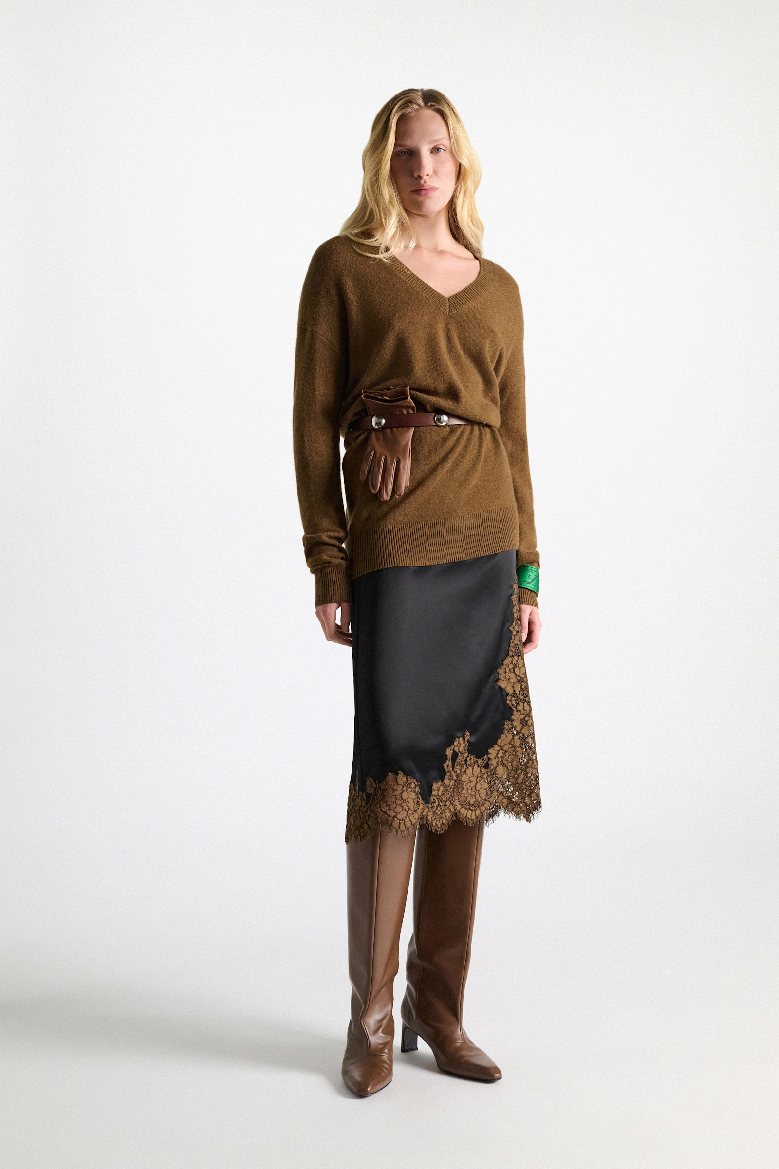 Dorothee Schumacher Merino-cashmere V-neck pullover porcini