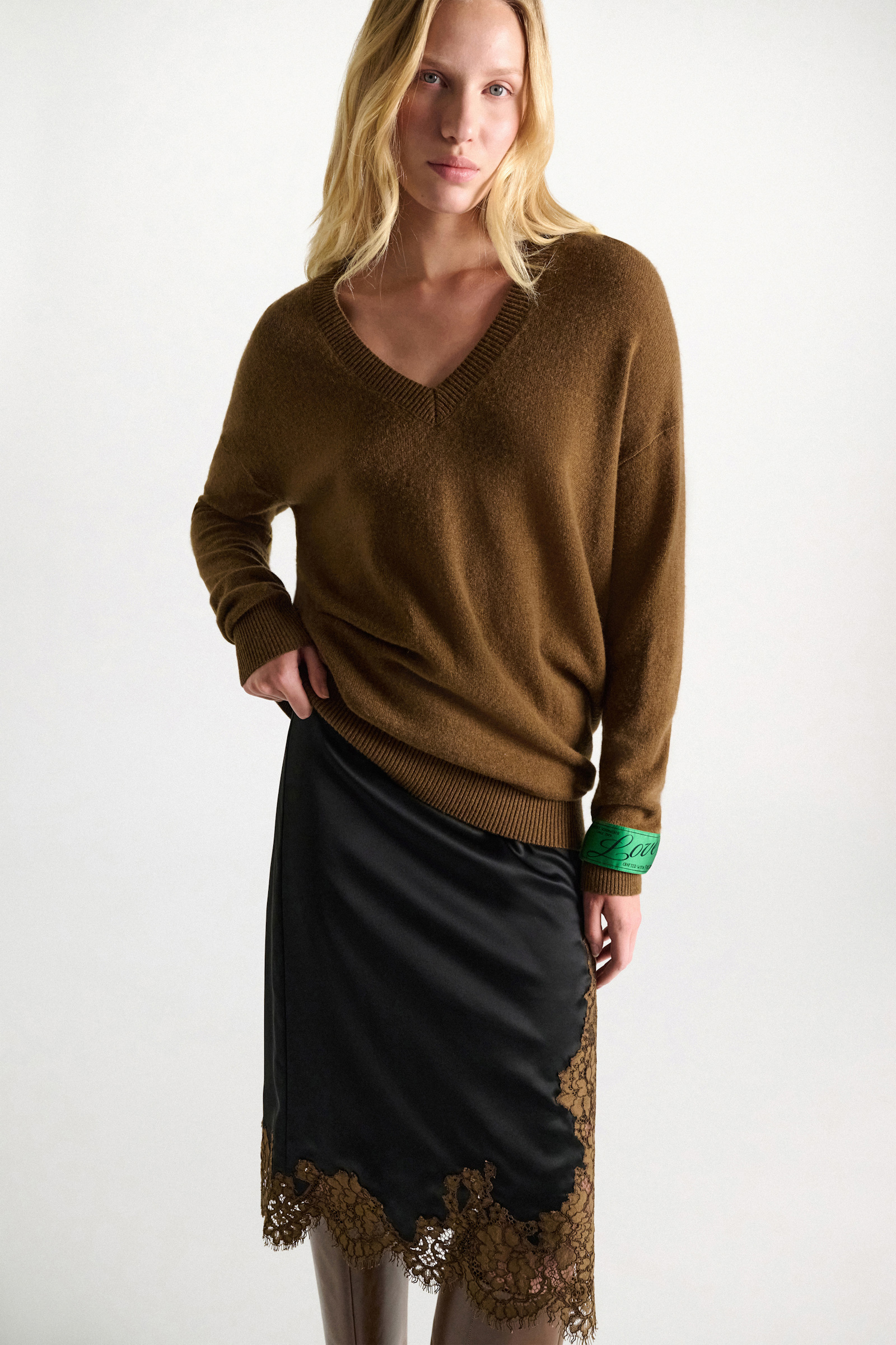 Dorothee Schumacher Merino-cashmere V-neck pullover porcini