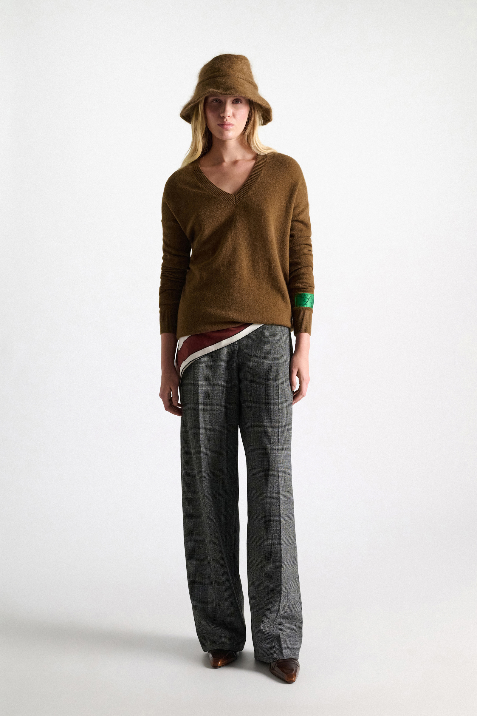 Dorothee Schumacher Merino-cashmere V-neck pullover porcini