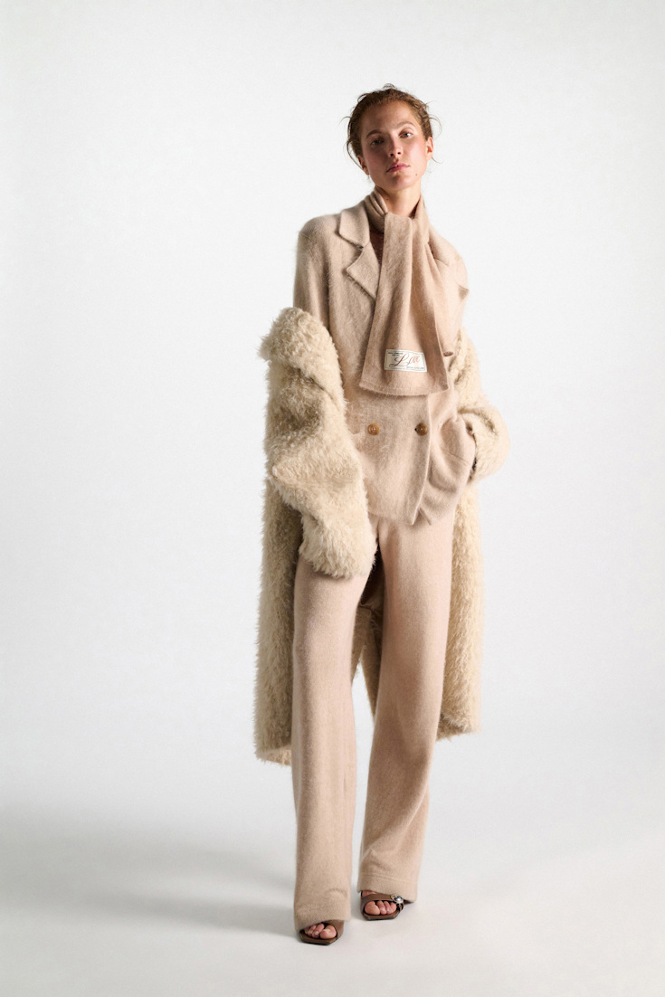 Dorothee Schumacher Merino-cashmere double-breasted blazer make up