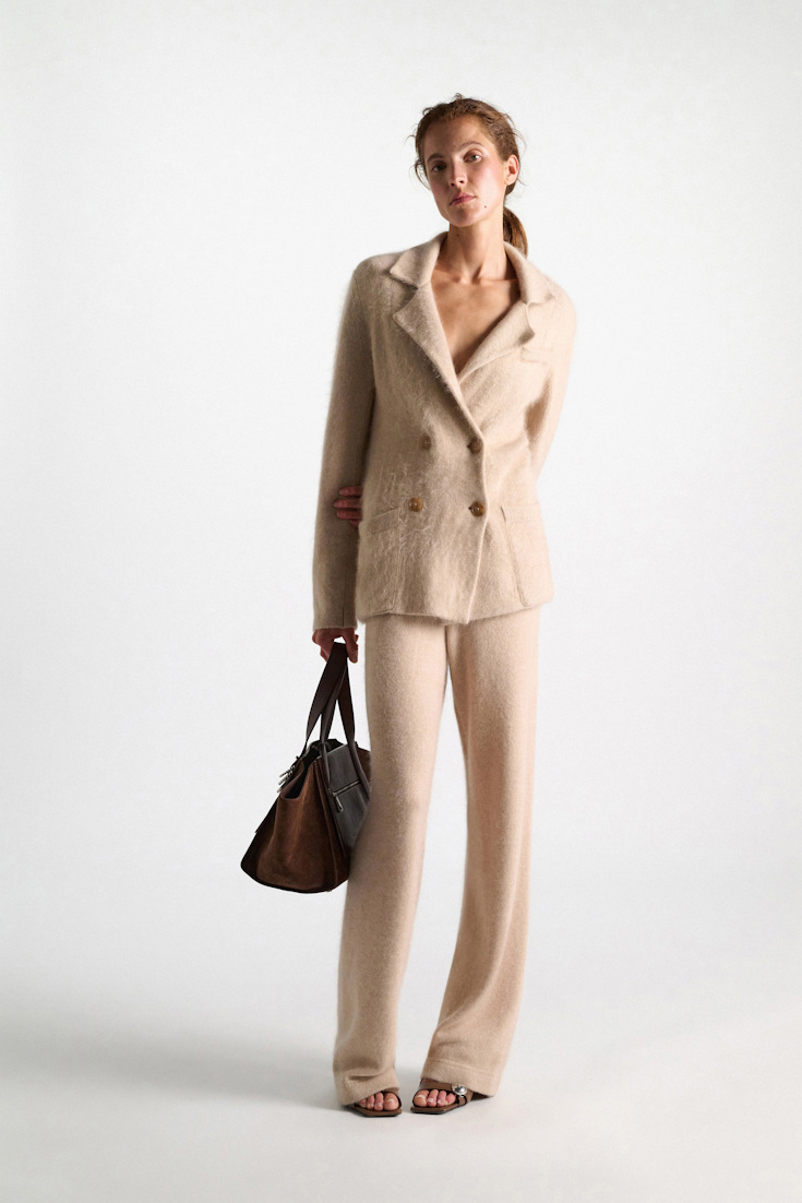 Dorothee Schumacher Merino-cashmere double-breasted blazer make up