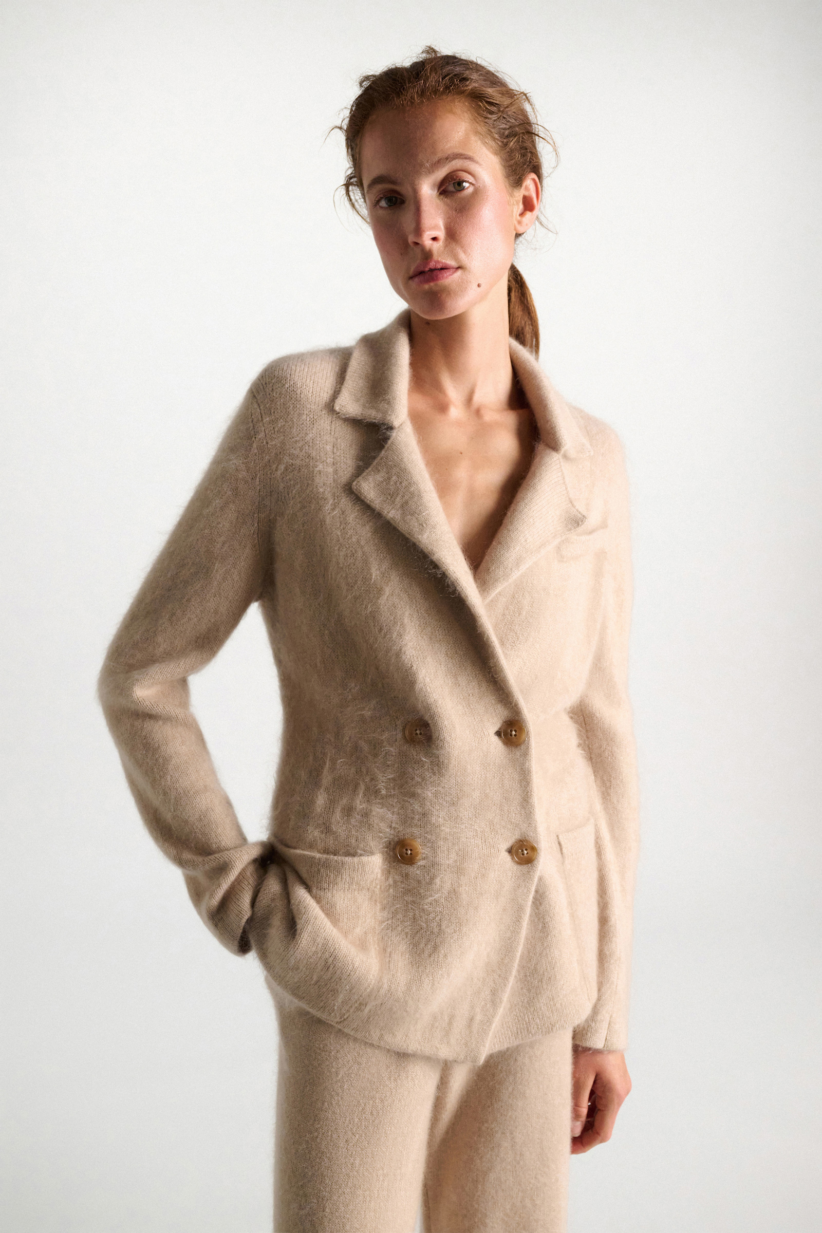 Dorothee Schumacher Merino-cashmere double-breasted blazer make up