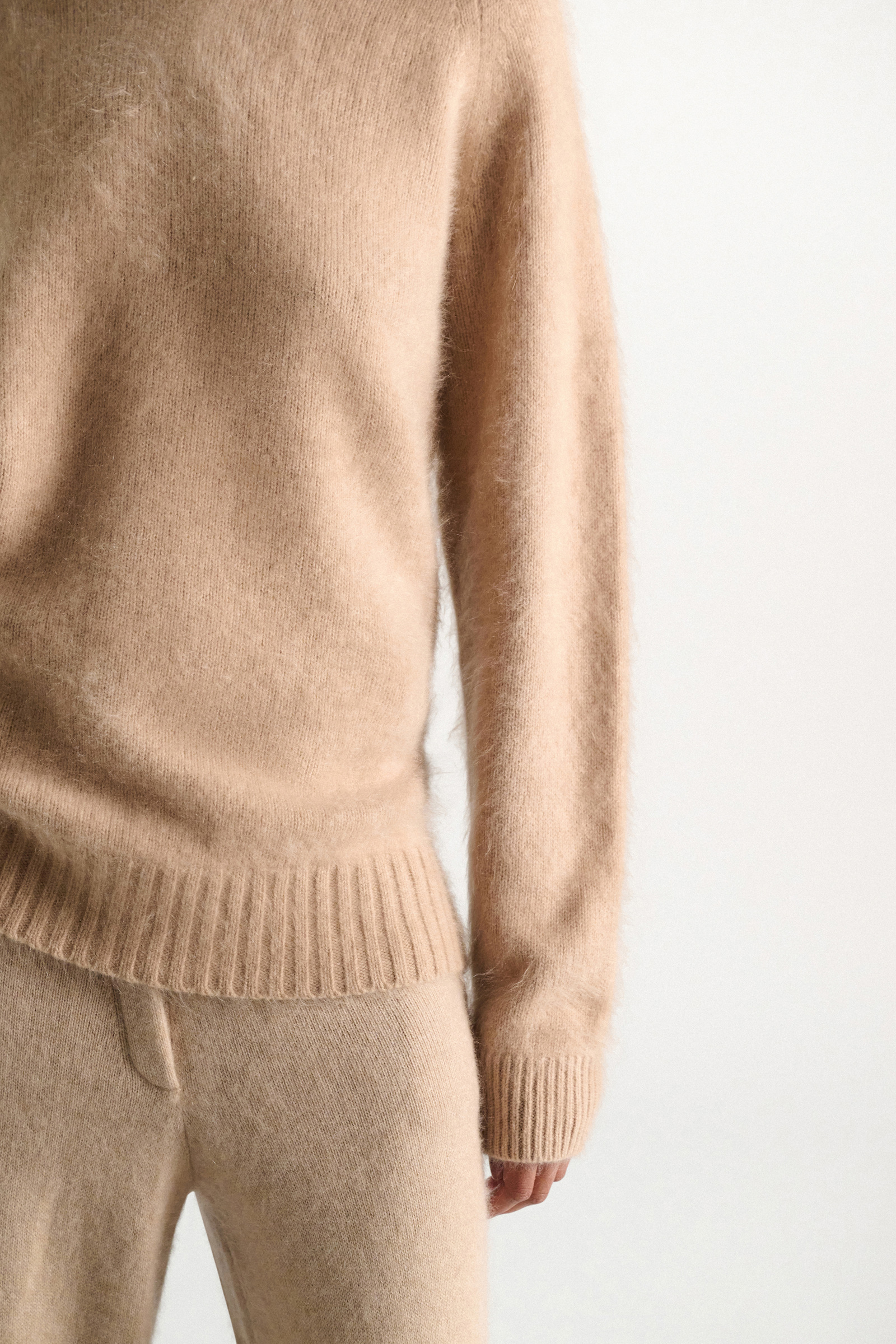 Dorothee Schumacher Pullover mit V-Ausschnitt aus Merino und Kaschmir make up