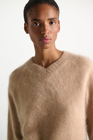 Dorothee Schumacher Merino-cashmere V-neck pullover make up