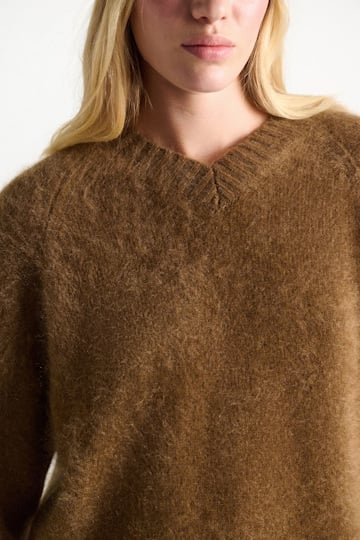 Dorothee Schumacher Merino-cashmere V-neck pullover porcini