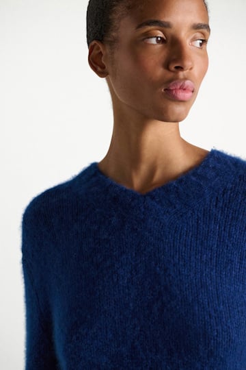 Dorothee Schumacher Pullover mit V-Ausschnitt aus Kaschmir ocean blue