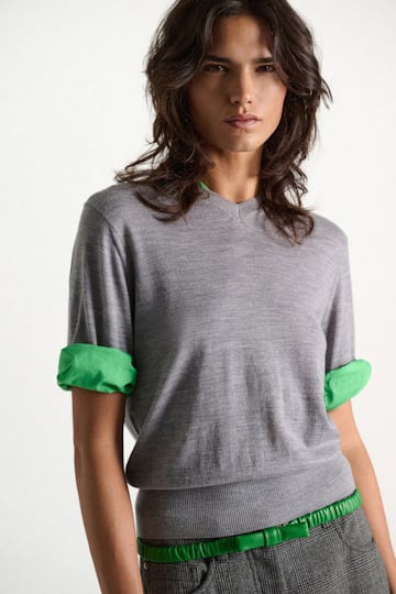 Dorothee Schumacher Extra fine Merino short sleeve layered top grey mel. patch