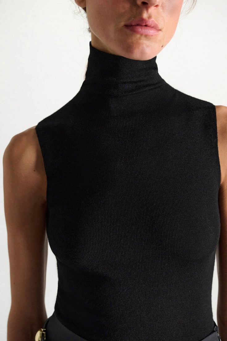 Dorothee Schumacher Sleeveless turtleneck in extra fine Merino black