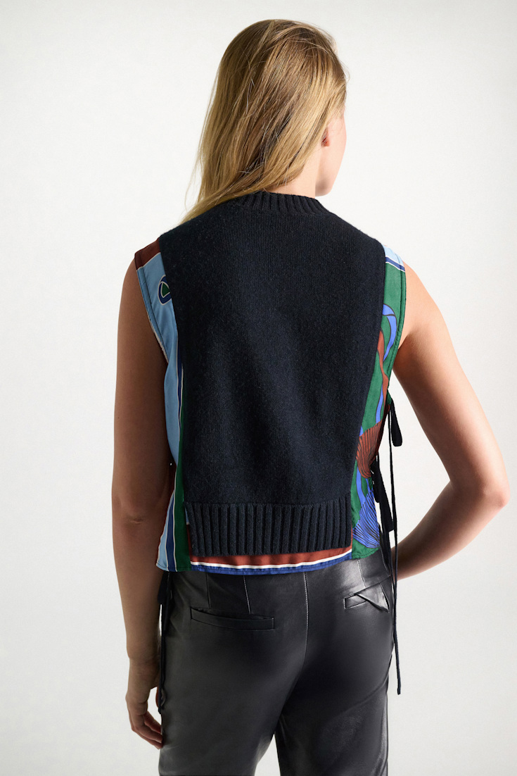 Dorothee Schumacher Gilet mit V-Ausschnitt aus Merino und Kaschmir colorful ribbon scarf