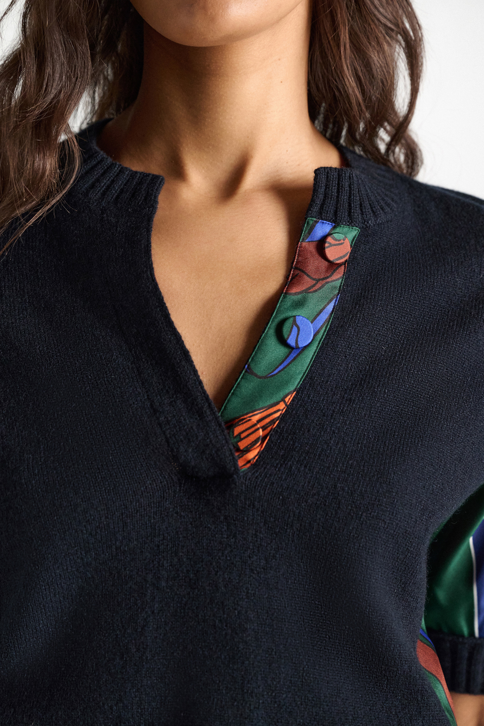 Dorothee Schumacher Merino-cashmere patchwork top colorful ribbon scarf Model Detail View