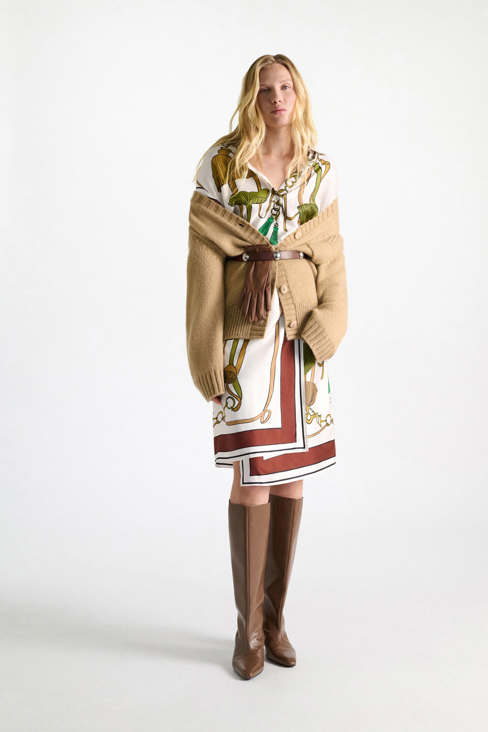 Dorothee Schumacher V-neck cardigan in Merino wool blend with baby alpaca champignon