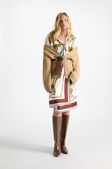 Dorothee Schumacher V-neck cardigan in Merino wool blend with baby alpaca champignon