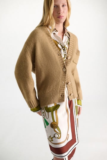 Dorothee Schumacher V-neck cardigan in Merino wool blend with baby alpaca champignon