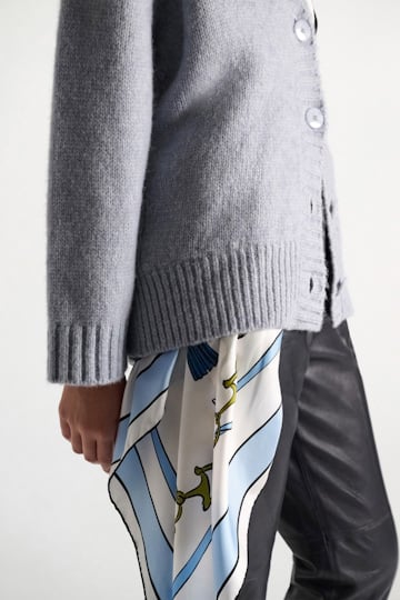 Dorothee Schumacher Cardigan mit V-Ausschnitt aus Merinowollmischung mit Baby Alpaka winter blue