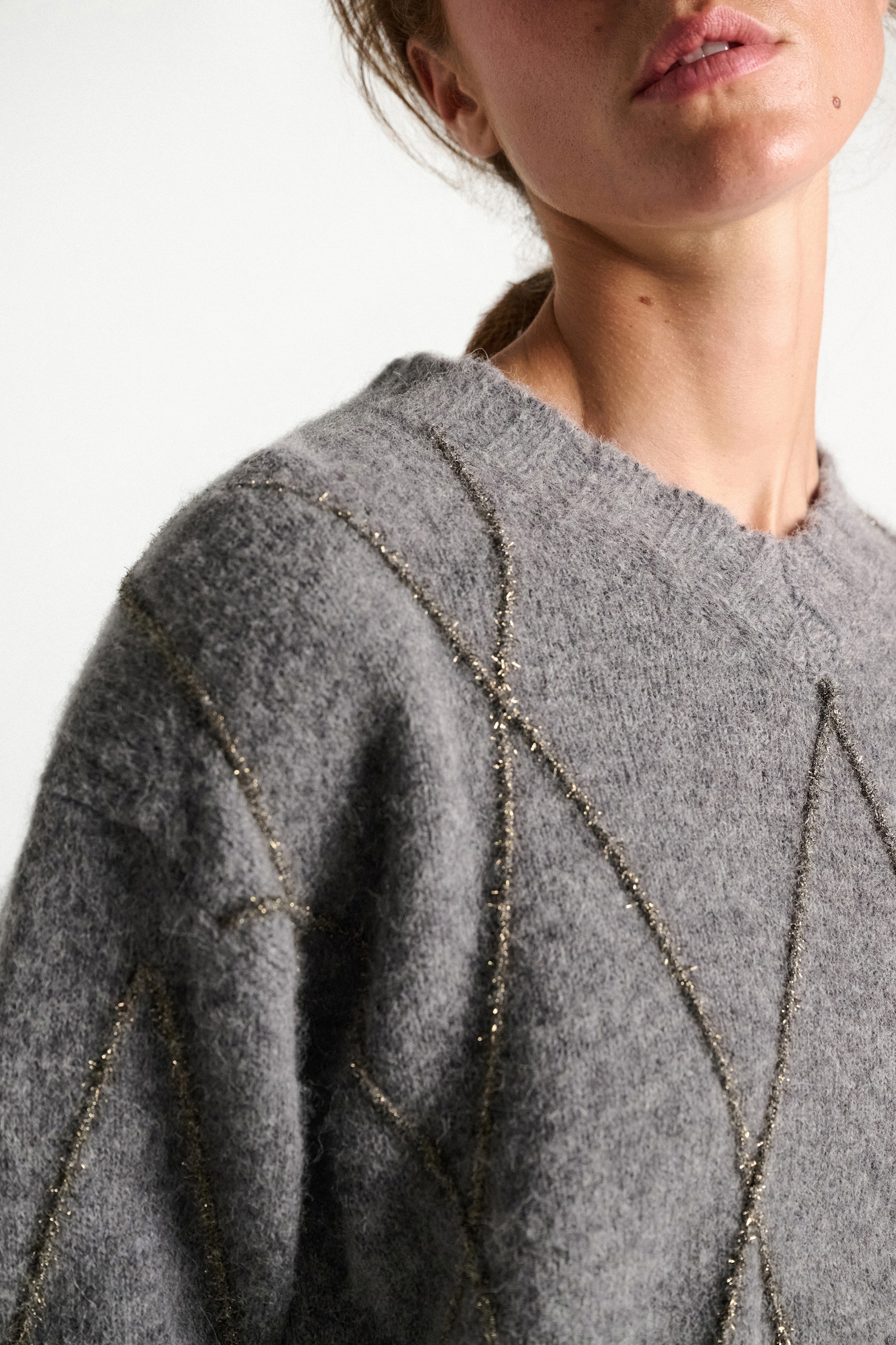 Dorothee Schumacher V-neck pullover with argyle embroidery grey melange