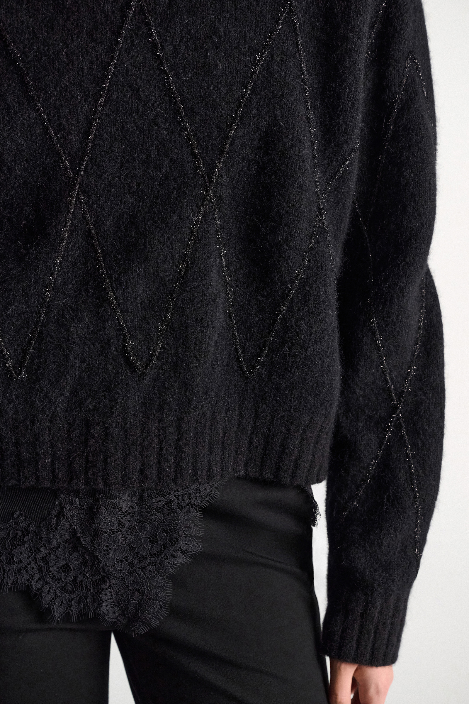 Dorothee Schumacher V-neck pullover with argyle embroidery black