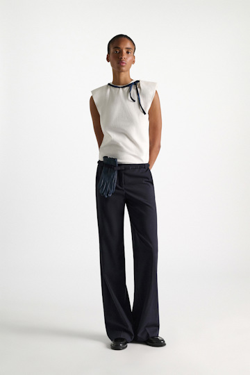 Dorothee Schumacher T-Shirt mit Grobstrickkragen aus Baumwolle ecru + satin