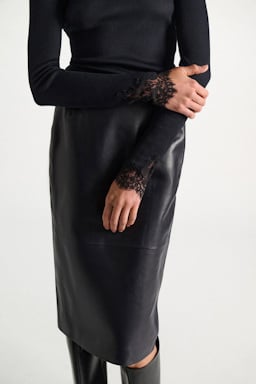 Dorothee Schumacher Long-sleeve top with lace details true navy