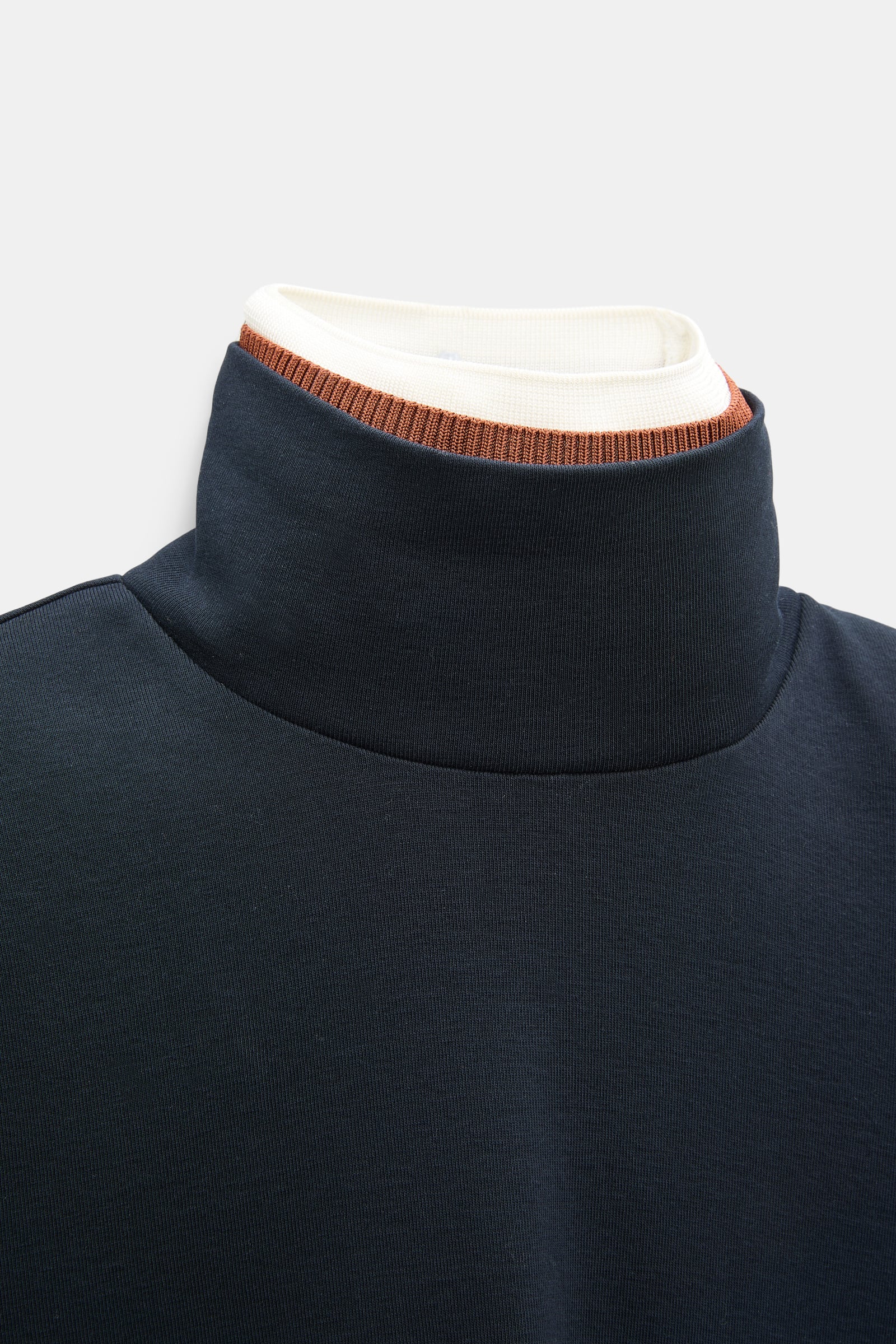 Dorothee Schumacher Fine rib cotton turtleneck with two-tone collar navy/rust