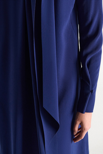 Dorothee Schumacher Drapiertes Bow-Kleid aus japanischem Crêpe ocean blue