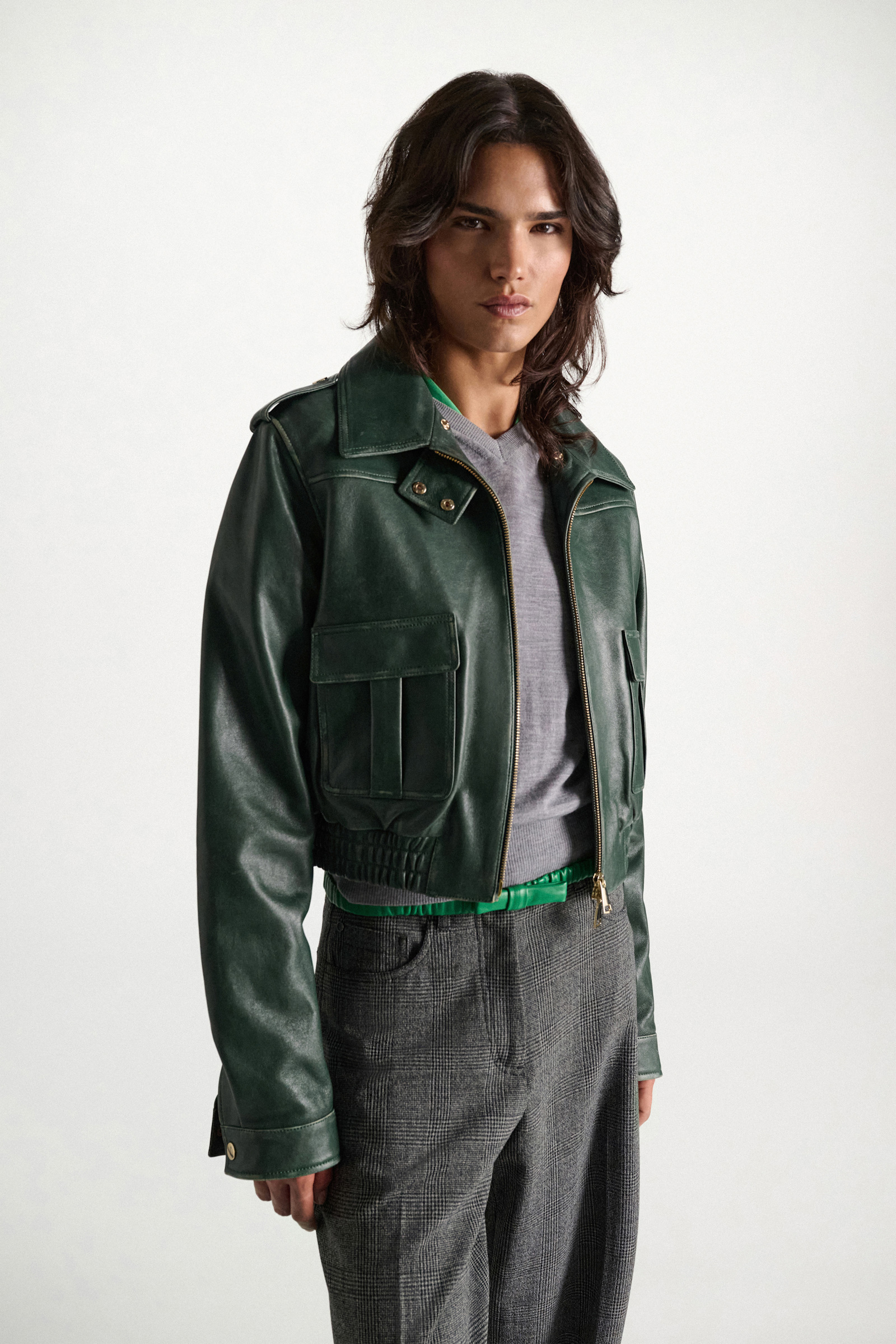 Dorothee Schumacher Pilotenjacke aus Leder deep green Model Detail View