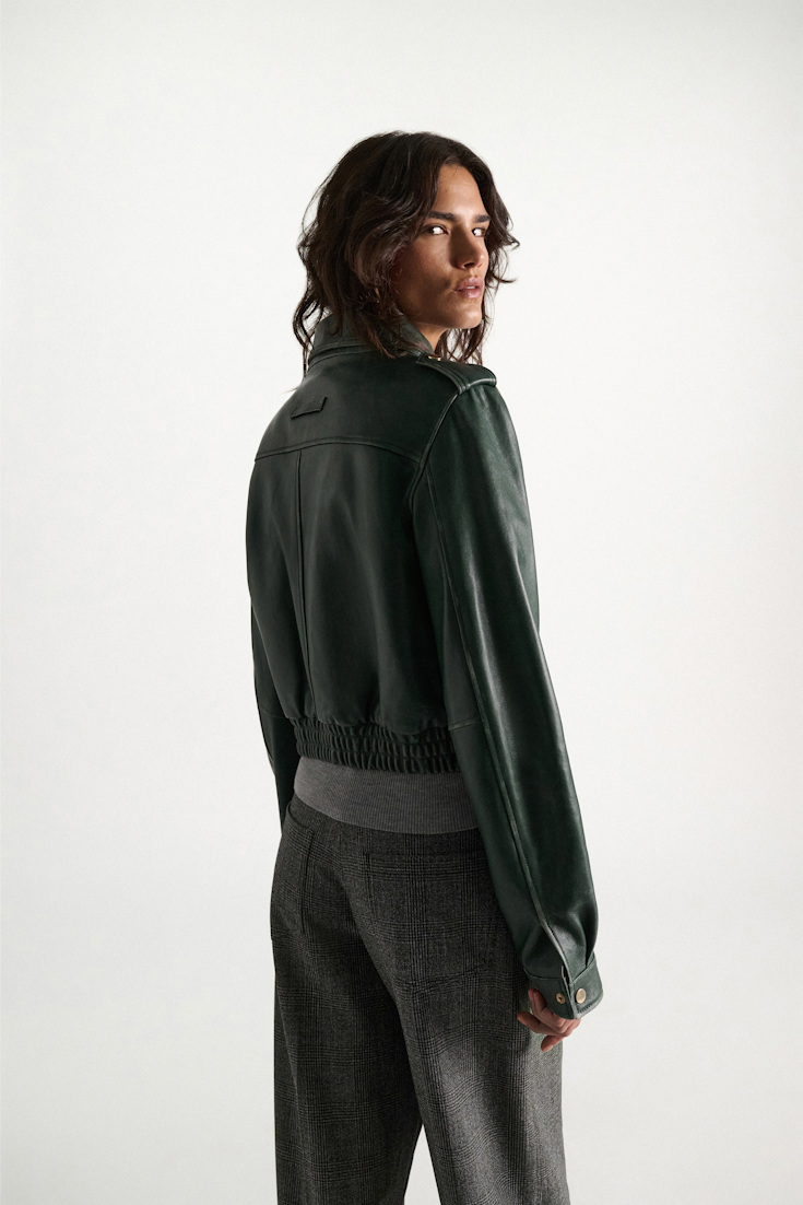 Dorothee Schumacher Pilotenjacke aus Leder deep green Model Detail View
