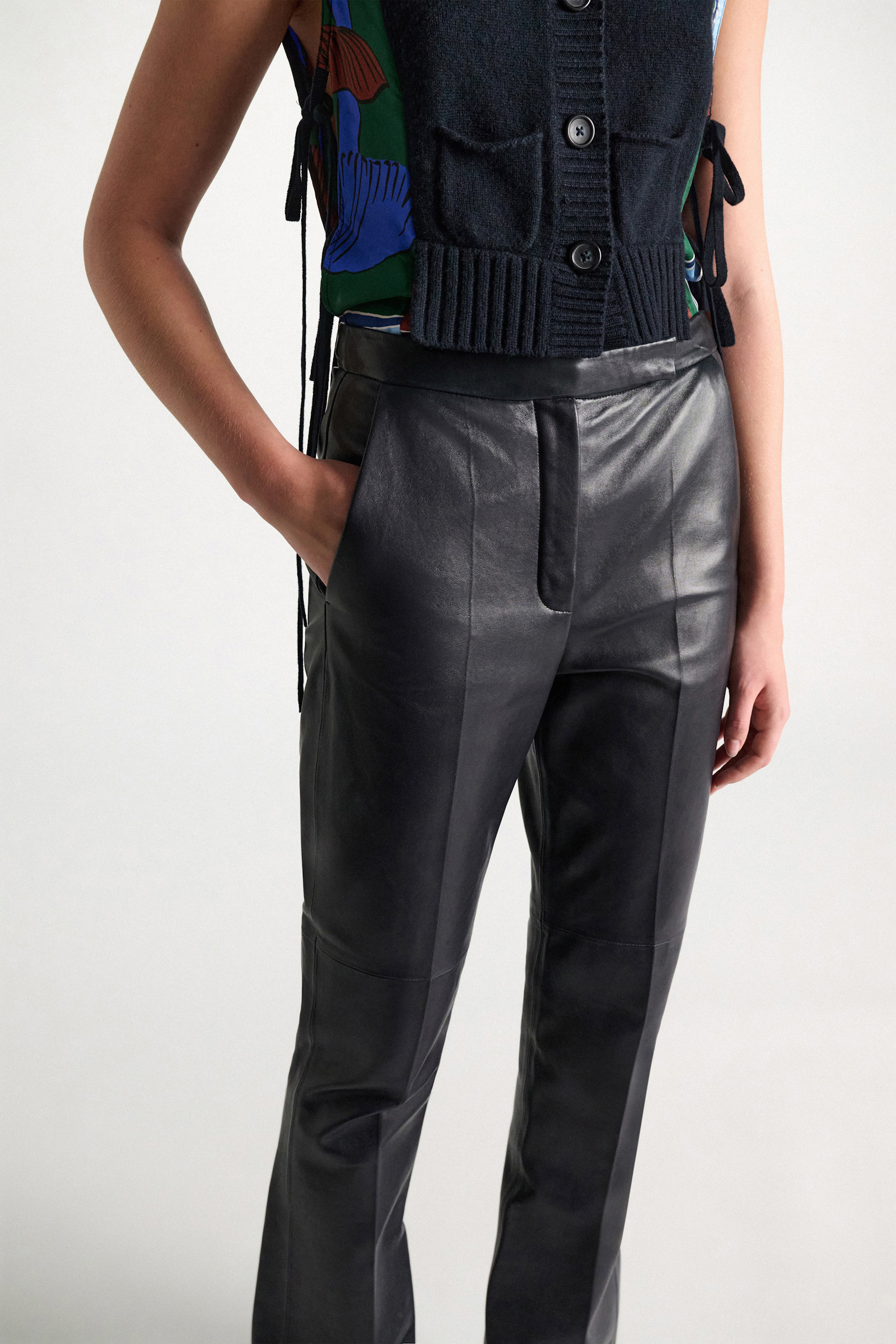 Dorothee Schumacher Long Kickflared Lederhose midnight navy