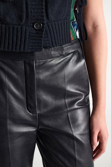Dorothee Schumacher Long Kickflared Lederhose midnight navy