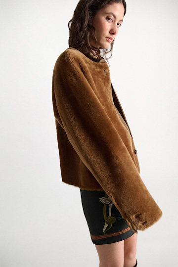 Dorothee Schumacher Reversible lamb fur jacket cinnamon tweed Model Detail View