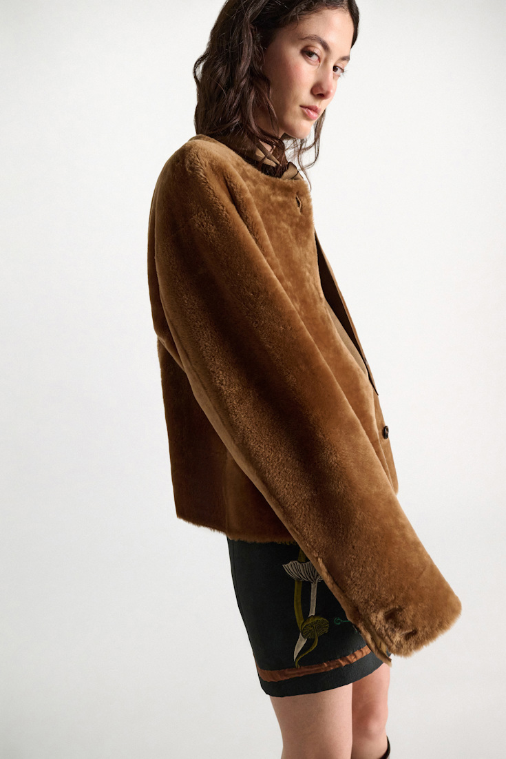 Dorothee Schumacher Reversible lamb fur jacket cinnamon tweed Model Detail View
