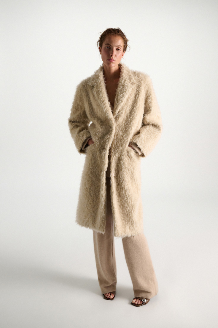 Dorothee Schumacher Faux fur coat champignon Model Front View