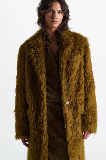 Dorothee Schumacher Faux fur coat porcini Model Detail View