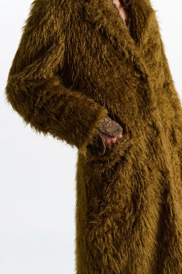 Dorothee Schumacher Faux fur coat porcini Model Detail View
