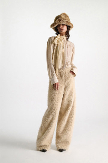 Dorothee Schumacher Barrel Pants aus Faux Fur champignon
