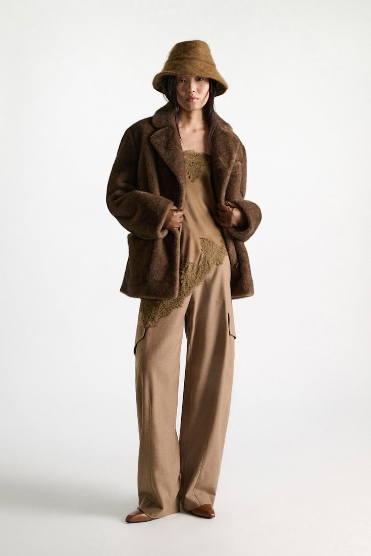 Dorothee Schumacher Blazer aus Faux Fur porcini Model Front View