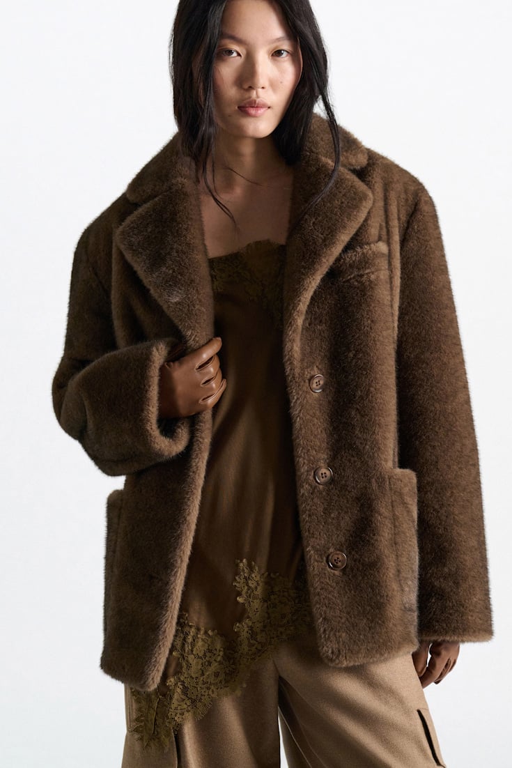 Dorothee Schumacher Blazer aus Faux Fur porcini Model Detail View