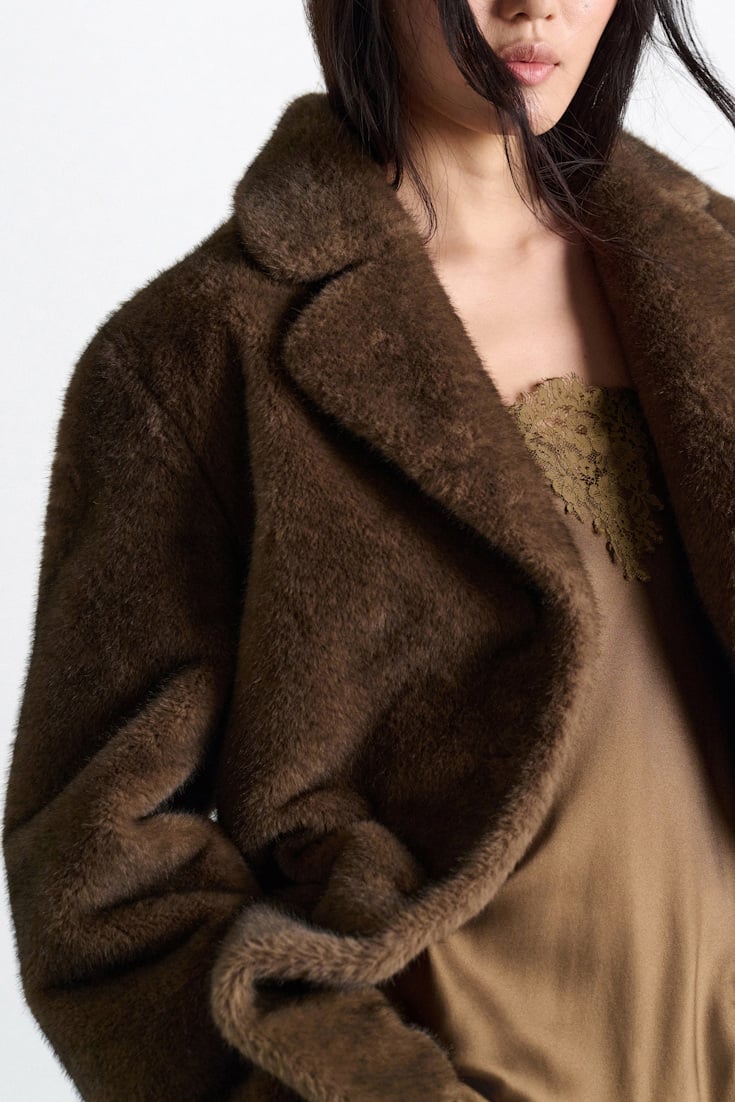Dorothee Schumacher Blazer aus Faux Fur porcini Model Detail View
