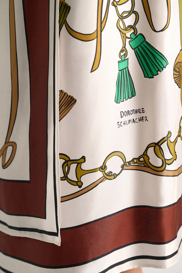 Dorothee Schumacher Pencilskirt in Wickelrock-Optik aus bedrucktem Seidentwill Brown Ribbon scarf