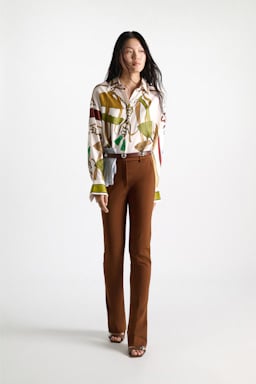 Dorothee Schumacher Oversized Polobluse aus Seidentwill Brown Ribbon scarf