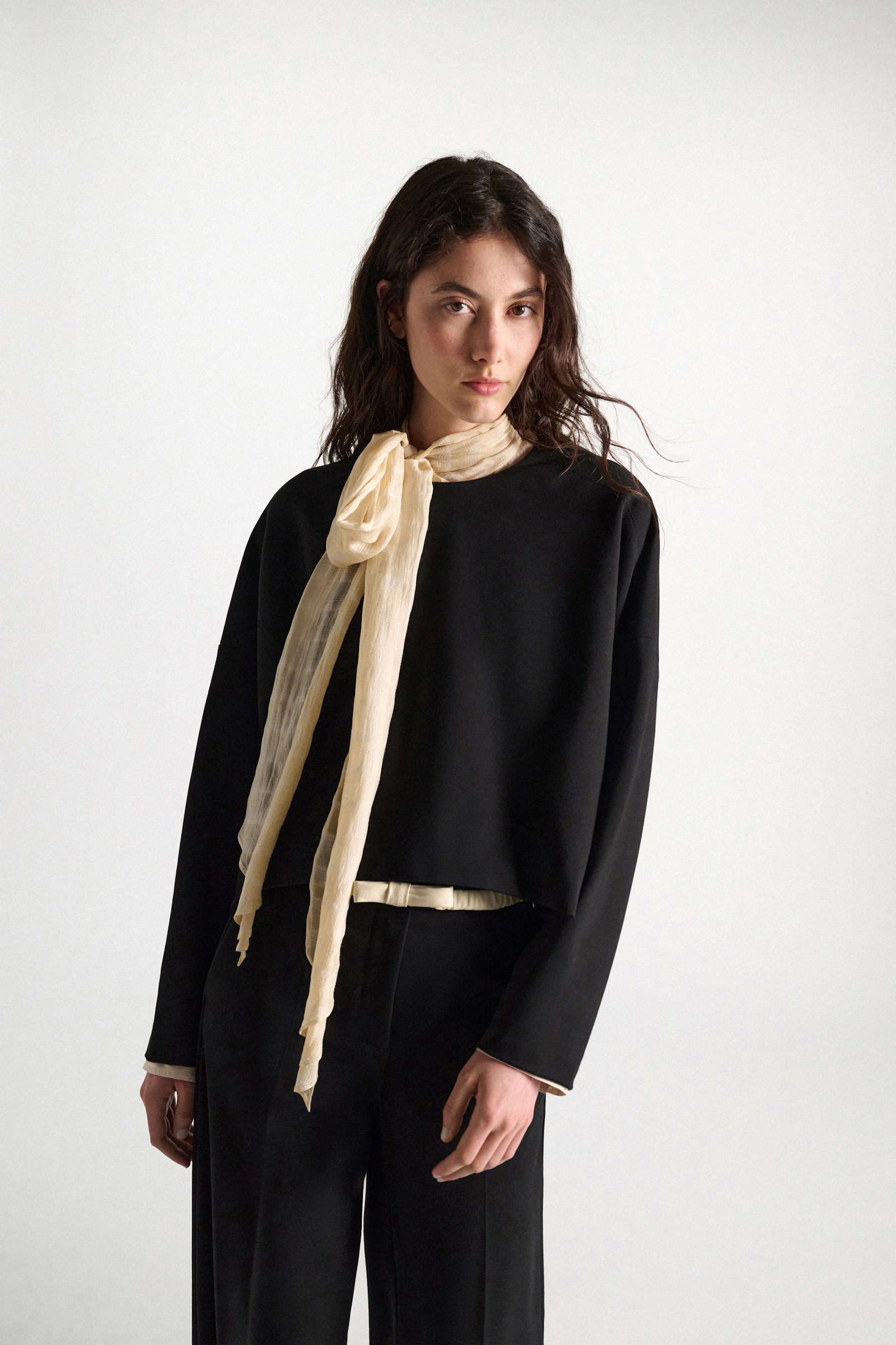 Dorothee Schumacher Cropped blouse with bow in Punto Milano black
