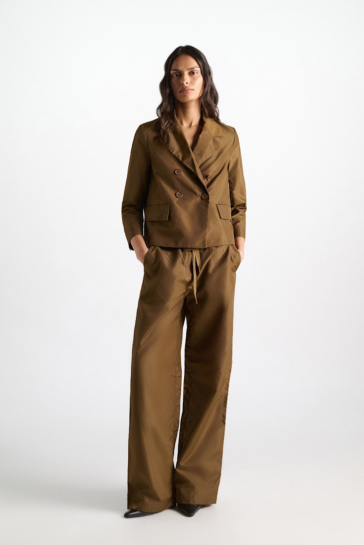 Dorothee Schumacher Boxy Blazer aus Nylon porcini Model Front View